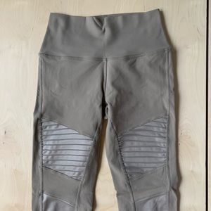 Alo Yoga Moto Leggings size Medium